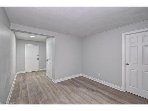 4-333 Garden Street, Cambridge, ON - Indoor Photo Showing Other Room