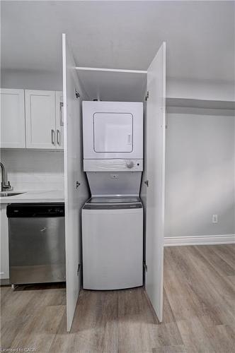 4-333 Garden Street, Cambridge, ON - Indoor Photo Showing Laundry Room