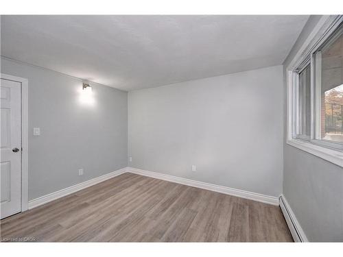 4-333 Garden Street, Cambridge, ON - Indoor Photo Showing Other Room