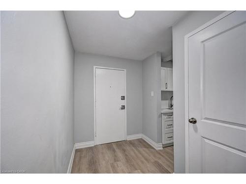 4-333 Garden Street, Cambridge, ON - Indoor Photo Showing Other Room