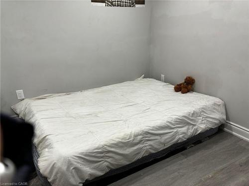 Lower-11 Overholt Drive, Thorold, ON - Indoor Photo Showing Bedroom