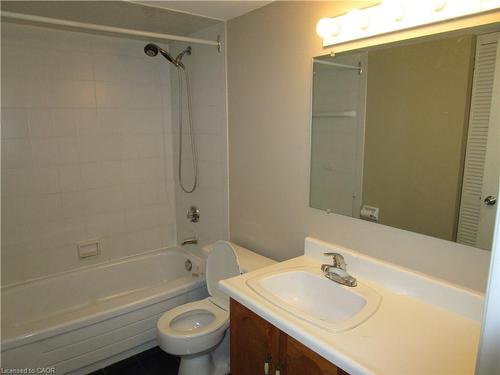 401-180 Limeridge Road W, Hamilton, ON - Indoor Photo Showing Bathroom