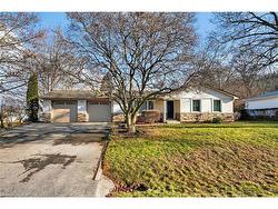 5 Brentwood Road  Grimsby, ON L3M 3V5