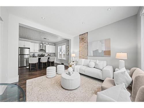 11 Heins Avenue, Kitchener, ON - Indoor Photo Showing Living Room