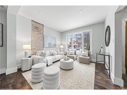 11 Heins Avenue, Kitchener, ON - Indoor Photo Showing Living Room
