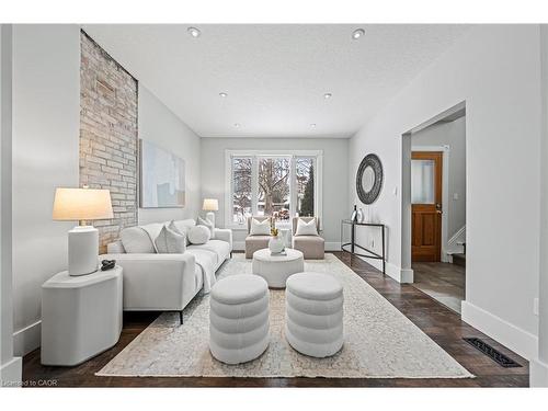 11 Heins Avenue, Kitchener, ON - Indoor Photo Showing Living Room
