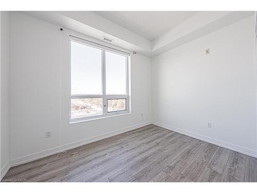706-2486 Old Bronte Road, Oakville, ON - Indoor Photo Showing Other Room