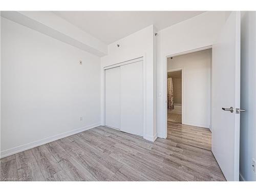 706-2486 Old Bronte Road, Oakville, ON - Indoor Photo Showing Other Room