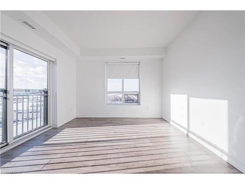 706-2486 Old Bronte Road, Oakville, ON - Indoor Photo Showing Other Room