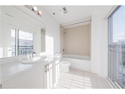 706-2486 Old Bronte Road, Oakville, ON - Indoor Photo Showing Bathroom