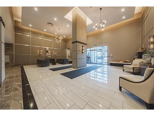 706-2486 Old Bronte Road, Oakville, ON - Indoor Photo Showing Other Room