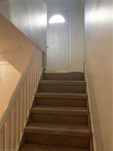 Lower-72 Southmeadow Crescent, Stoney Creek, ON - Indoor Photo Showing Other Room