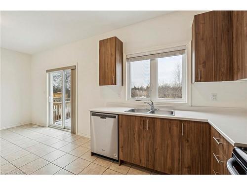 1226 Plato Drive, Fort Erie, ON - Indoor Photo Showing Kitchen With Double Sink