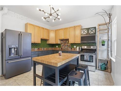 313 Mary Street, Hamilton, ON - Indoor Photo Showing Kitchen