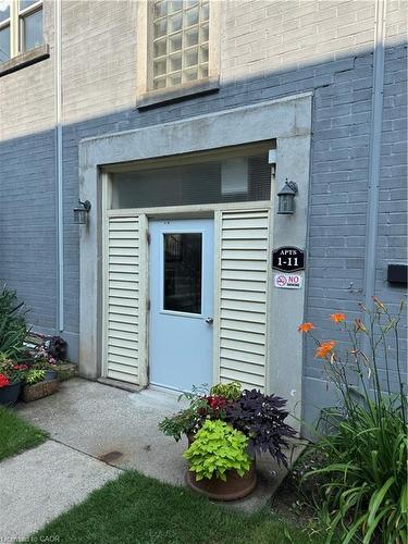 11-1755 King Street, Hamilton, ON - Outdoor