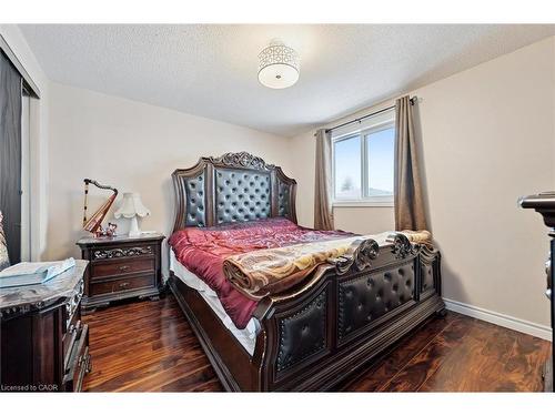 23 Tamvale Crescent, Kitchener, ON - Indoor Photo Showing Bedroom