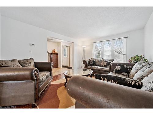 23 Tamvale Crescent, Kitchener, ON - Indoor Photo Showing Living Room
