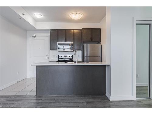 706-2486 Old Bronte Road, Oakville, ON - Indoor Photo Showing Kitchen