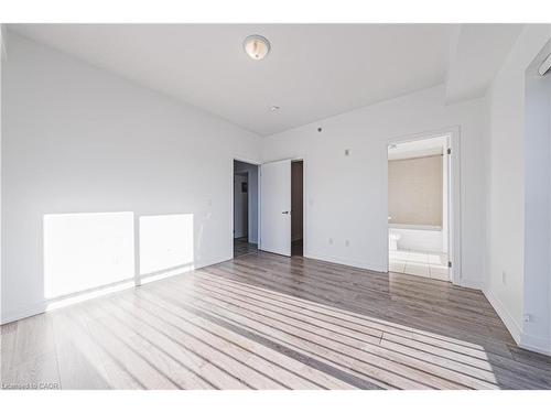 706-2486 Old Bronte Road, Oakville, ON - Indoor Photo Showing Other Room