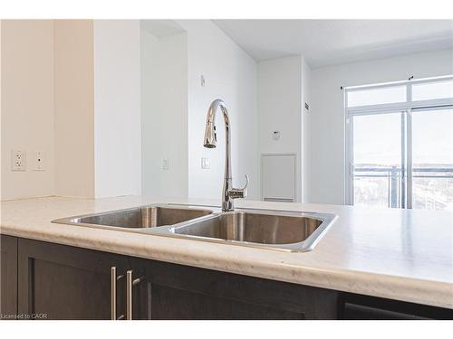 706-2486 Old Bronte Road, Oakville, ON - Indoor Photo Showing Kitchen With Double Sink