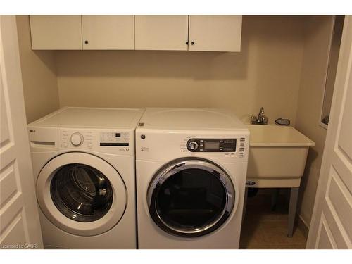 27 Waterbridge Street, Stoney Creek, ON - Indoor Photo Showing Laundry Room