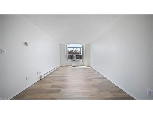 303-60 Donly Drive, Simcoe, ON - Indoor Photo Showing Other Room