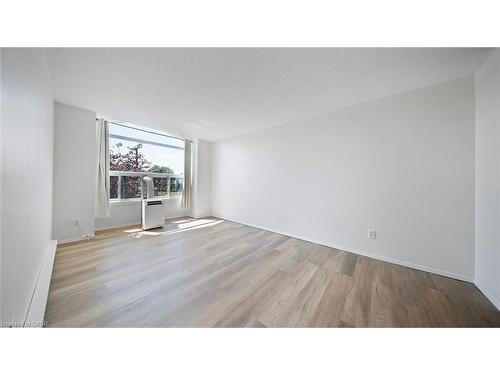 303-60 Donly Drive, Simcoe, ON - Indoor