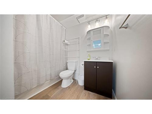 303-60 Donly Drive, Simcoe, ON - Indoor Photo Showing Bathroom
