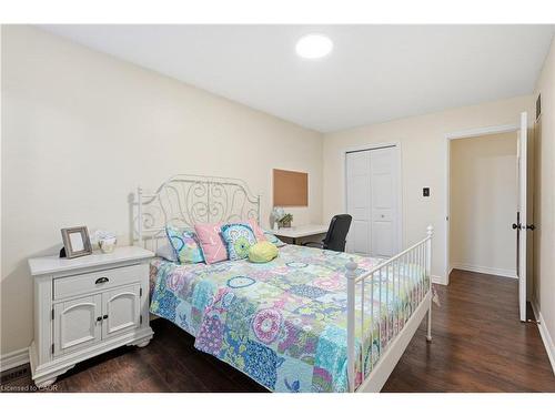 122 Vennio Lane, Hamilton, ON - Indoor Photo Showing Bedroom