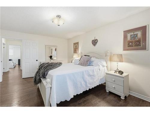 122 Vennio Lane, Hamilton, ON - Indoor Photo Showing Bedroom