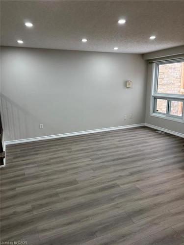 147 Activa Avenue, Kitchener, ON - Indoor Photo Showing Other Room