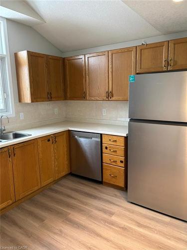147 Activa Avenue, Kitchener, ON - Indoor Photo Showing Kitchen