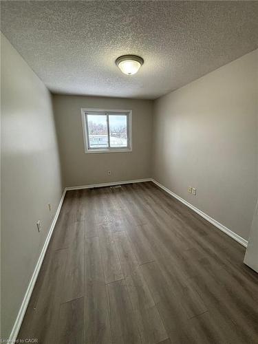 147 Activa Avenue, Kitchener, ON - Indoor Photo Showing Other Room