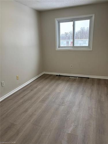 147 Activa Avenue, Kitchener, ON - Indoor Photo Showing Other Room