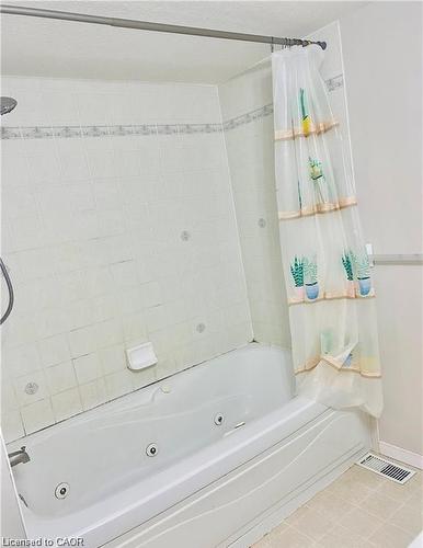 147 Activa Avenue, Kitchener, ON - Indoor Photo Showing Bathroom