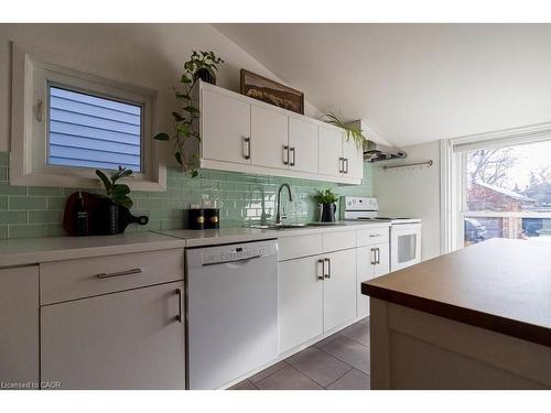 47 Tom Street, Hamilton, ON - Indoor Photo Showing Kitchen