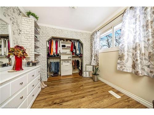 1320 Bunnell Drive, Burlington, ON - Indoor Photo Showing Other Room