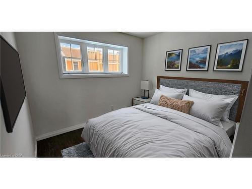 D11-24 Morrison Road, Kitchener, ON - Indoor Photo Showing Bedroom