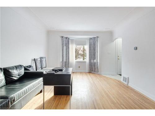 773 Queensdale Avenue E, Hamilton, ON - Indoor Photo Showing Other Room