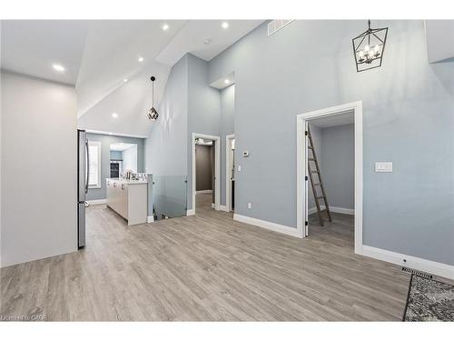 95 Houghton Avenue N, Hamilton, ON - Indoor Photo Showing Other Room