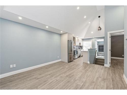 95 Houghton Avenue N, Hamilton, ON - Indoor