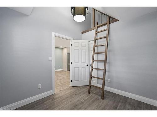 95 Houghton Avenue N, Hamilton, ON - Indoor Photo Showing Other Room