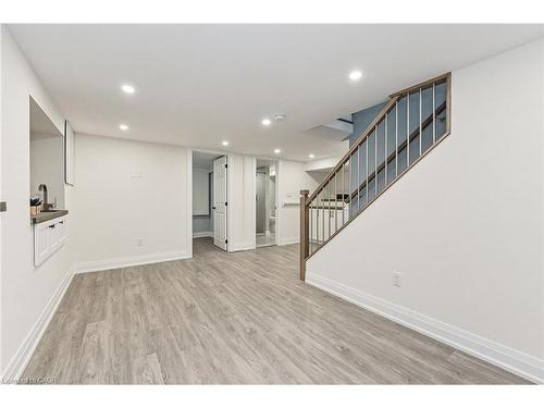 95 Houghton Avenue N, Hamilton, ON - Indoor Photo Showing Other Room