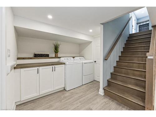 95 Houghton Avenue N, Hamilton, ON - Indoor Photo Showing Laundry Room