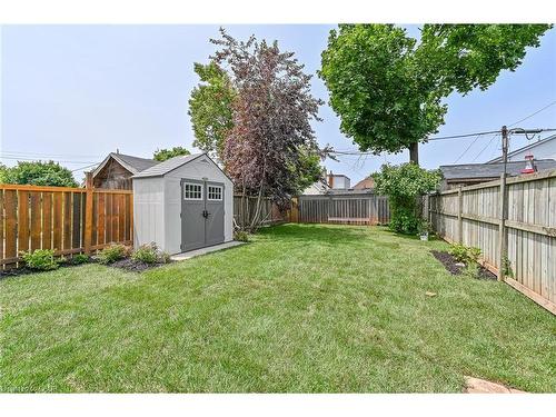 95 Houghton Avenue N, Hamilton, ON - Outdoor With Backyard
