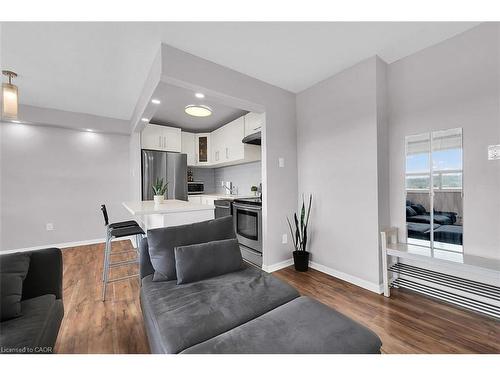 811-15 Albright Road, Hamilton, ON - Indoor Photo Showing Other Room