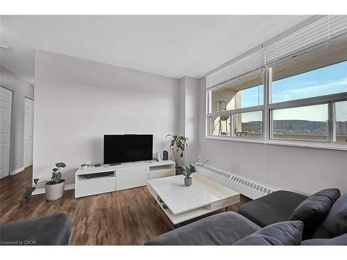 811-15 Albright Road, Hamilton, ON - Indoor