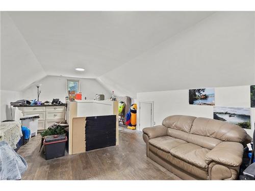 362 Carlton Street, St. Catharines, ON - Indoor