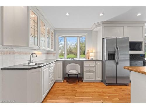 15633 Kennedy Road, Caledon, ON - Indoor Photo Showing Kitchen With Upgraded Kitchen