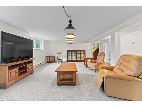 15633 Kennedy Road, Caledon, ON - Indoor Photo Showing Living Room